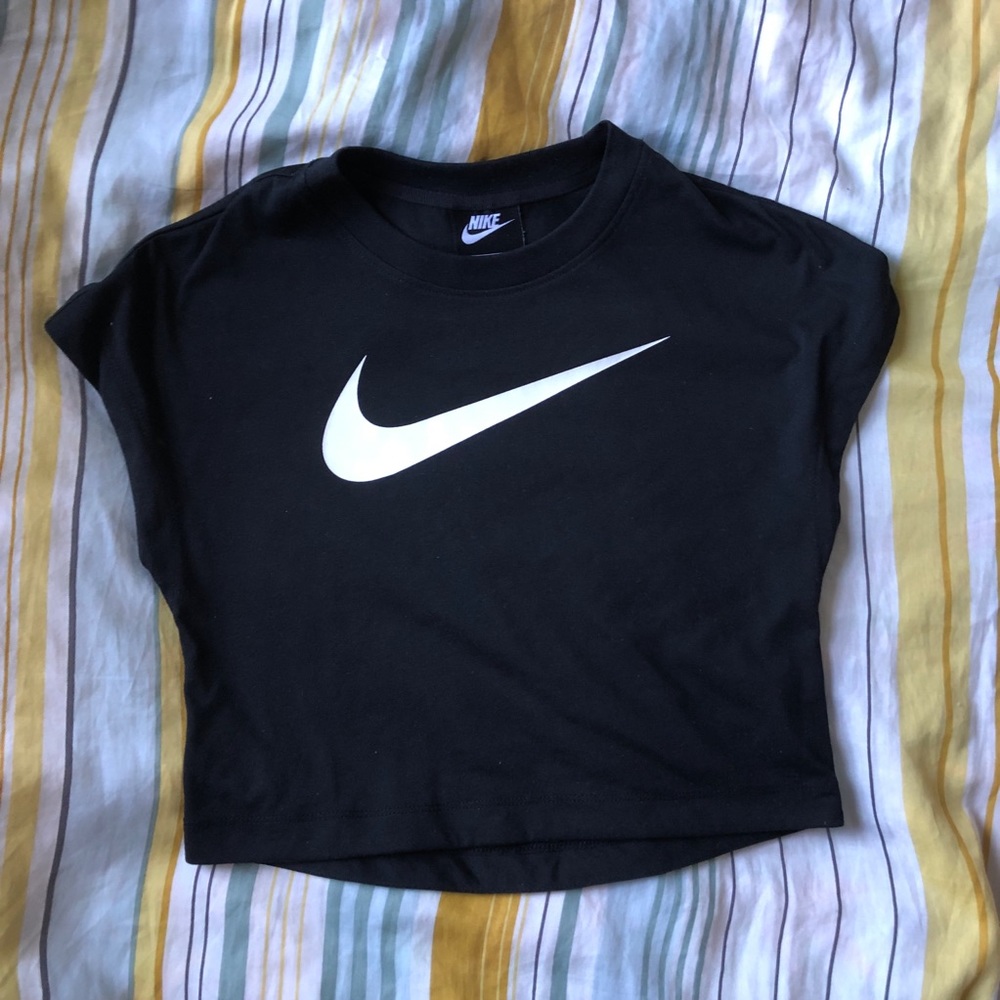 Nike Swoosh Crop Top - Black